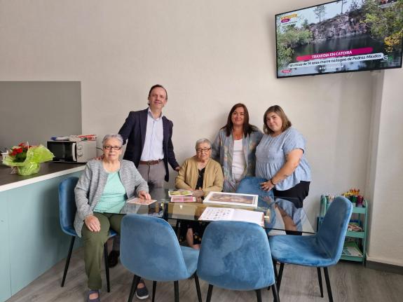 Imagen de la noticia:La Xunta visita las dos casas del mayor de Rodeiro, que ofrecen atención diurna gratuita la una decena de vecinos del ayunta...