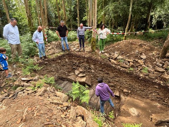 Imagen de la noticia:Belén del Campo anuncia que la Xunta invertirá más de 200.000€ este año en 14 actuaciones arqueológicas en la provincia de A...