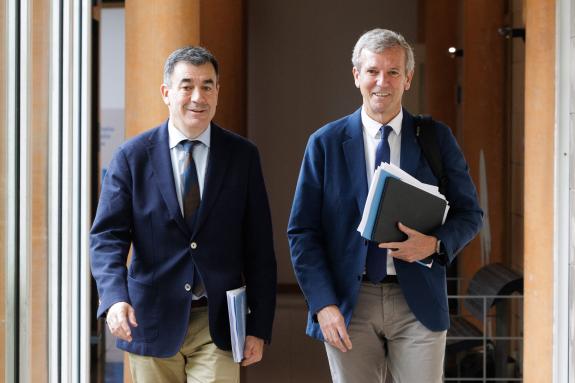 Imaxe da nova:Rueda anuncia a posta en marcha dun plan para a redución da burocracia nos centros educativos, que suporá un aforro de máis de 120....