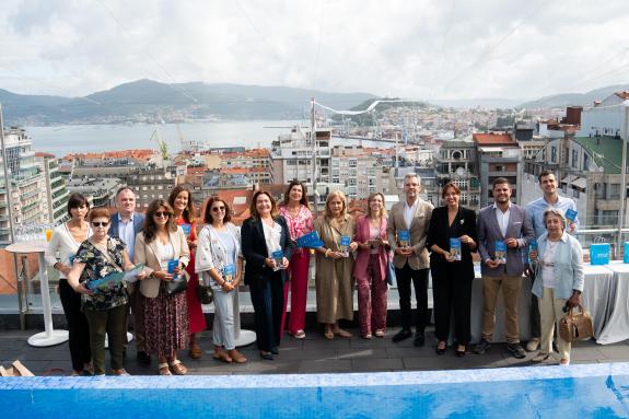 Imaxe da nova:A Xunta e os hosteleiros inician o reparto do primeiro mapa de servizos do camiño portugués da costa ao seu paso por Vigo