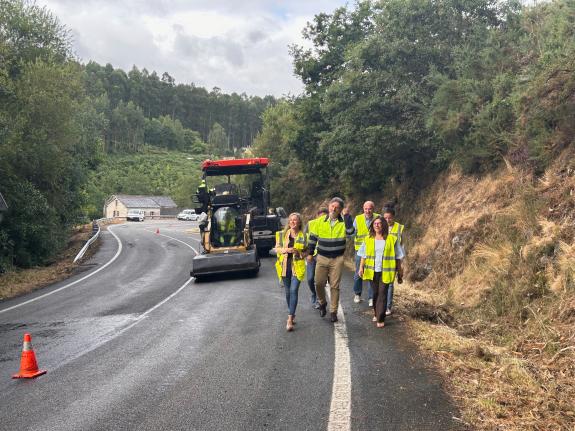 Imagen de la noticia:La Xunta invierte más de 3,5 M€ en el refuerzo del firme de cinco carreteras autonómicas en Ferrolterra