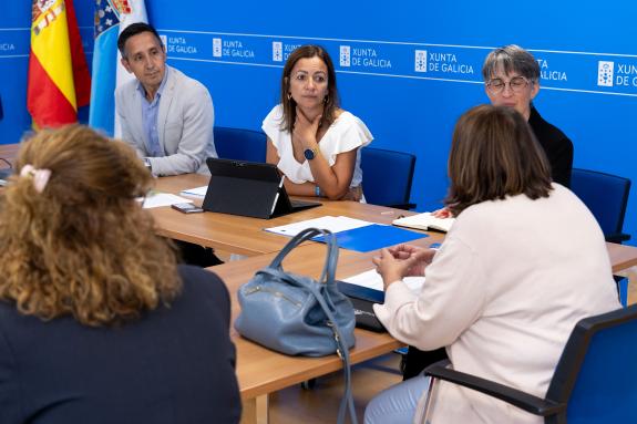 Imaxe da nova:Villaverde aborda coa Asociación Nacional de Mulleres da Pesca as demandas das profesionais do mar e os desafíos actuais da activid...