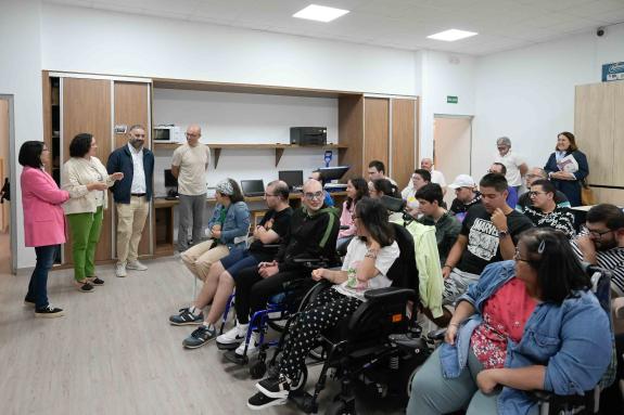 Imaxe da nova:Belén do Campo visita Íntegro en Cabana de Bergantiños para poñer en valor o seu labor pola inclusión das persoas con diversidade f...
