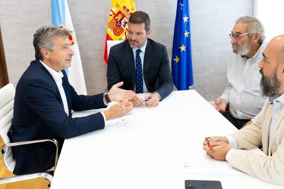 Imaxe da nova:López Campos aborda vías de colaboración co alcalde de Celanova