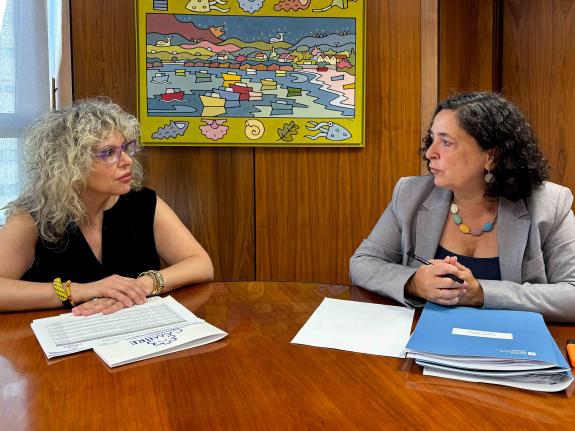 Imagen de la noticia:Belén do Campo y la alcaldesa de Cambre se reúnen para seguir avanzando en las vías de colaboración entre ambas administraci...