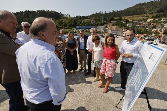 Imaxe da nova:A Xunta de Galicia inviste 1,7 millóns de euros na mellora das instalacións de atracada para bateeiros  no Porto de San Adrián de C...
