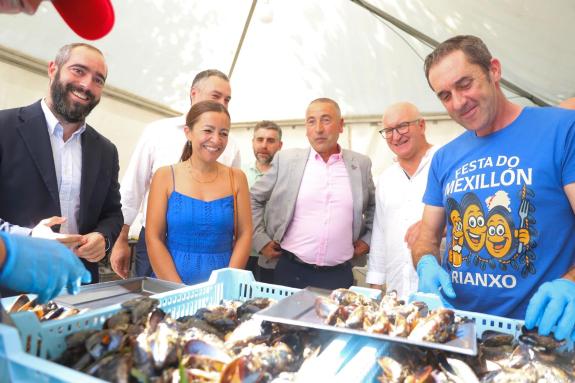 Imaxe da nova:Marta Villaverde destaca que a Festa do Mexillón de Rianxo sitúa a gastronomía local e o tecido asociativo deportivo como aliados n...