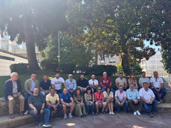 Imaxe da nova:A Xunta traslada ao sector gandeiro de Ordes e Frades as vantaxes do programa retorna cualifica emprego para atender as súas necesi...