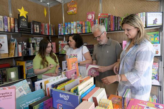 Imaxe da nova:Belén do Campo destaca na súa visita á Feira do Libro da Coruña o compromiso do Goberno galego coa lectura e co sector editorial