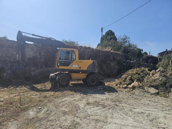 Imagen de la noticia:La Xunta inicia las obras de ejecución de una glorieta en la carretera AC-862 con la AC-115 en Xuvia, en el ayuntamiento de ...