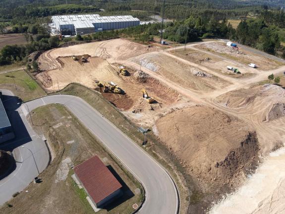 Imagen de la noticia:La Xunta impulsa la construcción de la futura planta de clasificación de residuos textiles en Cerceda con el inicio de los t...
