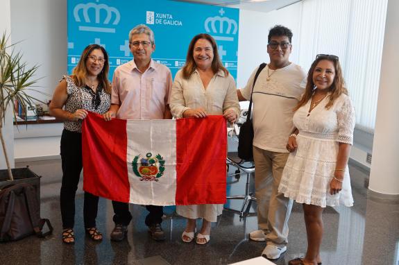 Imaxe da nova:Ana Ortiz recibe na delegación de Vigo á xunta directiva da comunidade peruana en Galicia