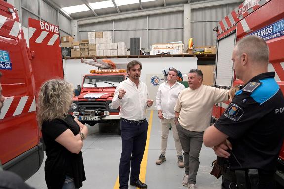 Imaxe da nova:Diego Calvo aborda coa alcaldesa de Cambre posibles vías de colaboración para impulsar proxectos municipais nos ámbitos deportivo e...