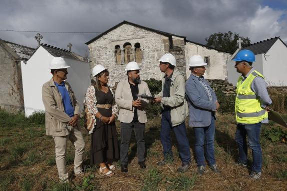 Imaxe da nova:Os traballos impulsados pola Xunta na Igrexa de  Esperante en Lugo sacan á luz unha ventá do prerrománico asturiano