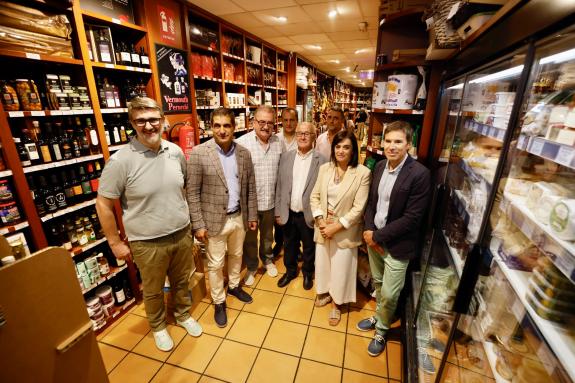 Imagen de la noticia:La Xunta convoca los Premios del Comercio Gallego 2025 para reconocer a los profesionales del sector y avanzar en su competi...