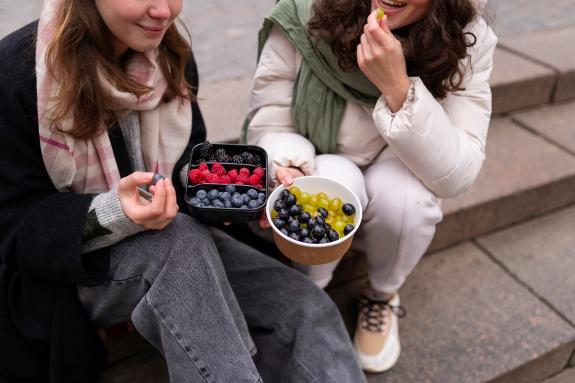 Imaxe da nova:Medio Rural destina máis de 1M€ en axudas para a subministración de froita fresca, castañas e leite aos centros escolares galegos d...