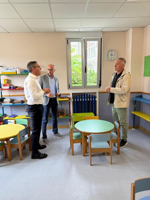 Imaxe da nova:A Xunta ultima o pintado e a renovación do equipamento da escola infantil de Ribadeo