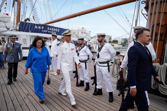 Imaxe da nova:Belén do Campo visita o buque escola da mariña portuguesa NRP Sagres atracado no porto coruñés