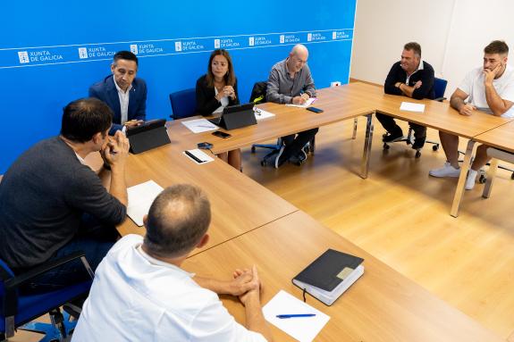 Imaxe da nova:Villaverde recibe á federación de produtores mexilloeiros da Ría de Arousa para analizar as súas necesidades e estudar liñas de col...