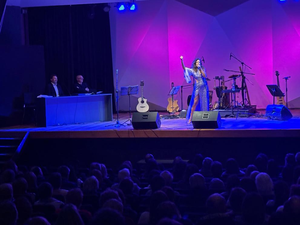 Imaxe 2 de 4 asociada á nova