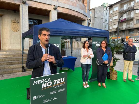 Imaxe da nova:A Xunta entrega na Rúa os premios da sexta campaña da iniciativa ‘Merca no teu comercio’ en Ourense co obxectivo de apoiar o consum...