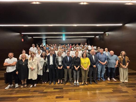 Imaxe da nova:La Xunta pone en valor el obradoiro dual y el Programa Integrado de Emprego de Arteixo para dar respuesta a las necesidades de sect...