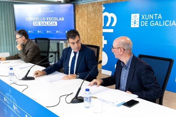 Imaxe da nova:Román Rodríguez convida ao Consello Escolar a implicarse para que a Lei de educación dixital abra camiños en Galicia, España e Euro...