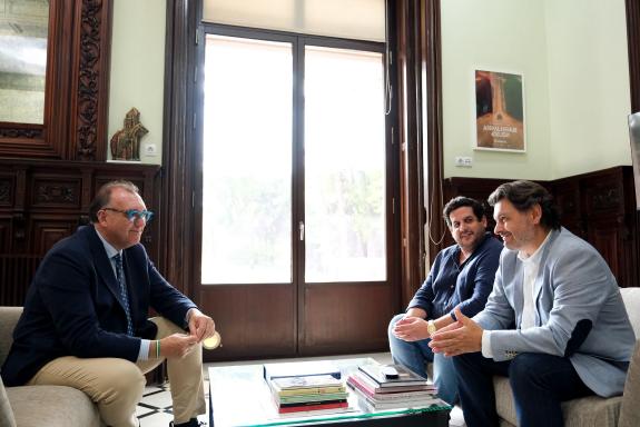 Imagen de la noticia:La Xunta de Galicia refuerza la colaboración con la Junta de Andalucía en materia de emigración y retorno