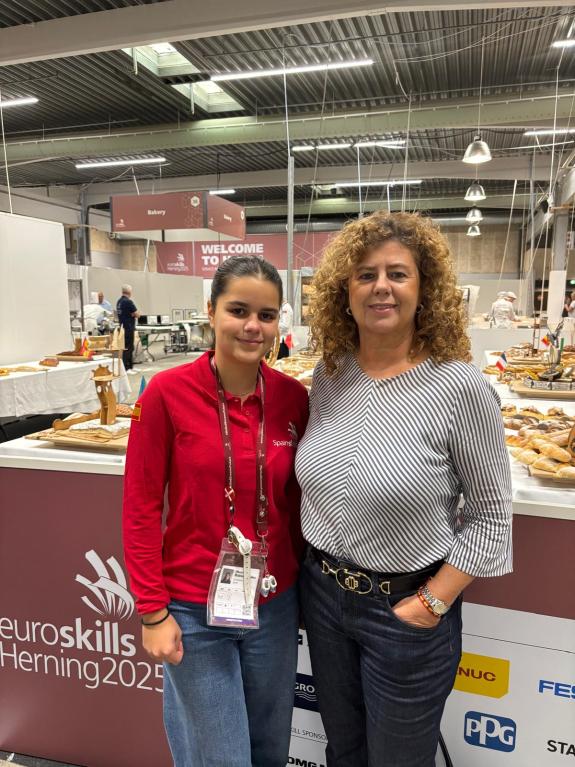 Imaxe da nova:A directora xeral de FP viaxa a Dinamarca para animar os tres alumnos galegos no campionato Euroskills