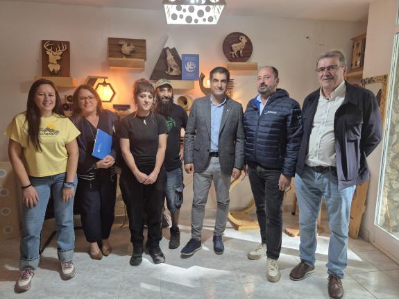 Imagen de la noticia:La Xunta destaca el taller Artesanía Enxebre de Valdeorras como ejemplo de emprendimiento y garante de la continuidad de los...