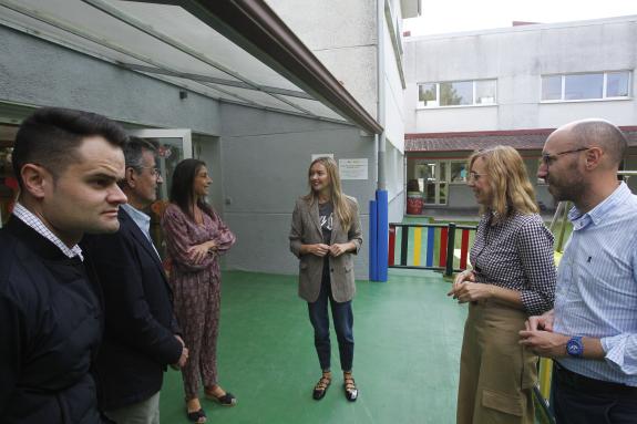 Imaxe da nova:Fabiola García visita a nova escola infantil municipal de Sober, que inicia o curso con 20 novas prazas