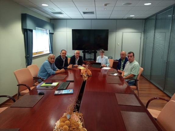 Imagen de la noticia:La Xunta y la OPP-7 Porto de Burela analizan nuevas líneas de colaboración frente al reto de la renovación generacional
