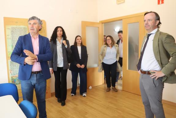 Imagen de la noticia:La Xunta pondrá en marcha dos nuevas Casas del Mayor para atender a una veintena de mayores en Boqueixón