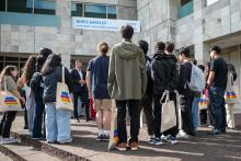 López Campos anima o alumnado do Instituto Santiago Apóstol de Bos Aires a seguir mantendo vivo na Arxentina o legado de Castelao