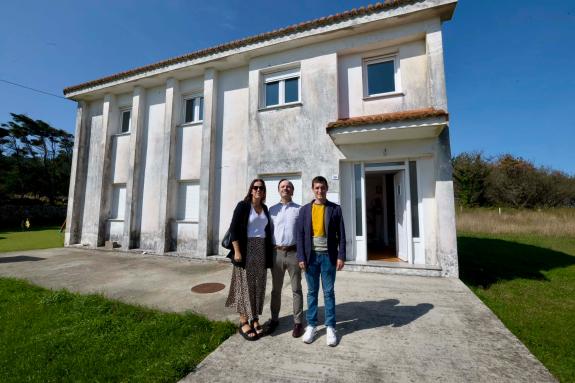 Imagen de la noticia:La Xunta destina más de 106.000 euros para la creación de diez plazas públicas de atención diurna en los ayuntamientos de Fi...