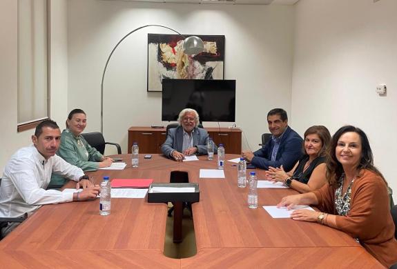 Imagen de la noticia:La Xunta anuncia en Ourense la creación de una Mesa de comercio autonómica para impulsar acciones de dinamización adaptadas ...