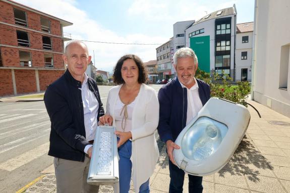 Imagen de la noticia:Belén do Campo supervisa la inversión realizada de más de 52.000 € en la mejora del alumbrado público en 4 calles de Corista...