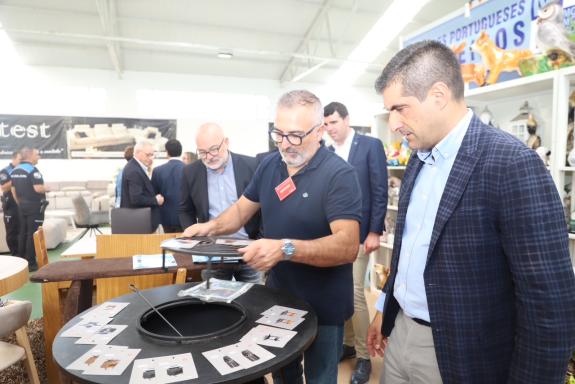Imagen de la noticia:La Xunta refleja en la 37ª Feria del Mueble de Galicia su apoyo a la potenciación del sector