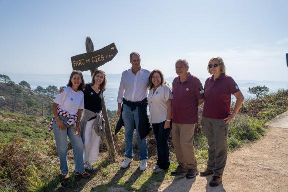 Imagen de la noticia:La Xunta y la Autoridad Portuaria de Vigo colaborarán para garantizar que se pueda visitar el edificio anexo al faro de Cíes