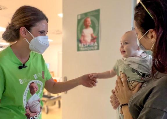 Imagen de la noticia:La Xunta inicia este lunes la campaña de inmunización frente al virus respiratorio sincitial, que reduce las hospitalizacion...