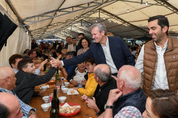 Imaxe da nova:Rueda participa no concello de Trazo na celebración da Romaría de San Mateo
