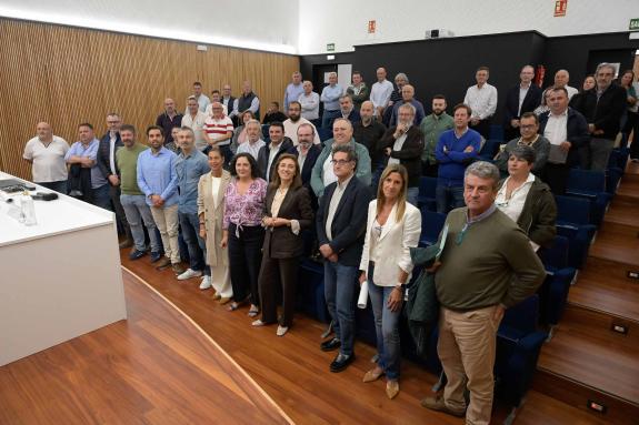 Imaxe da nova:A Xunta analiza con concellos da Coruña as medidas para reparar os danos causados polos incendios forestais en espazos protexidos