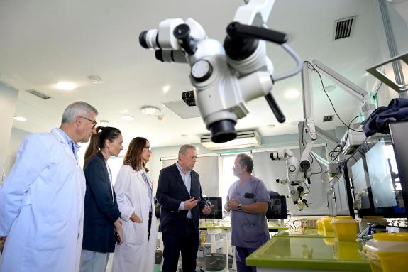 Imagen de la noticia:Gómez Caamaño avanza que el Hospital público de A Coruña contará el próximo año con una nueva resonancia magnética
