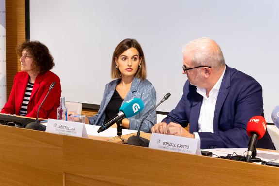 Imaxe da nova:A Xunta urxe ao Goberno central a tomar medidas en materia aeroportuaria que defendan os intereses de Galicia e garantan a equidade...