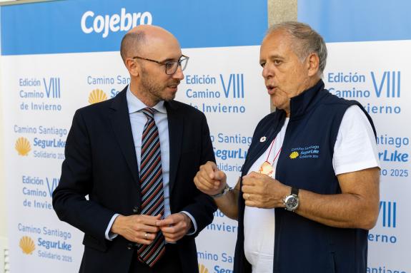 Imaxe da nova:A Xunta agradece a Cojebro a súa iniciativa do Camiño Solidario Segurlike, que busca axudar ás persoas máis vulnerables de todo o p...