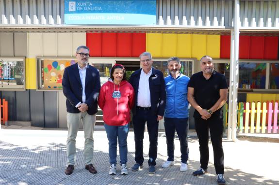 Imaxe da nova:O delegado territorial da Xunta en Ourense visita a Escola Infantil Antela