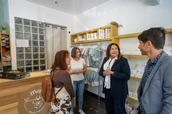 Imaxe da nova:Ana Ortiz participa na presentación da nova campaña “Volta ao Comercio” no barrio vigués de As Travesas