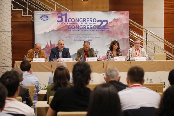 Imagen de la noticia:El gerente del Servizo Galego de Saúde incide en el valor de la medicina preventiva, de la atención integral y de un sistema...