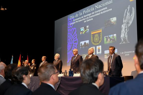 Imaxe da nova:Santiago Villanueva participa na celebración do Día da Policía Nacional en Compostela