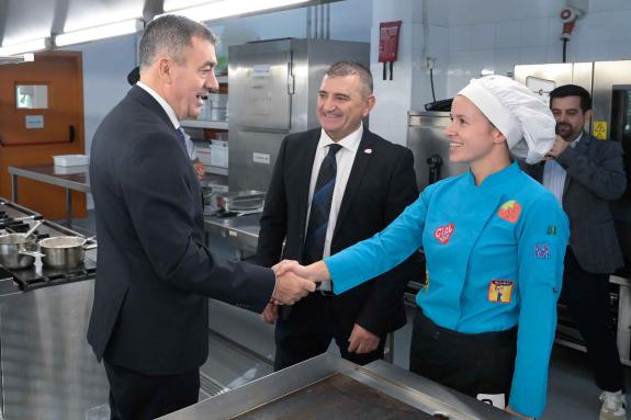 Imagen de la noticia:Román Rodríguez destaca el crecimiento de la matrícula de FP en todas las provincias y en familias como las de seguridad, te...